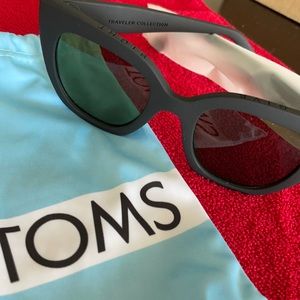 Tom’s sunglasses